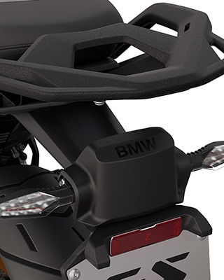 La BMW R 1300 GS Option 719 Tramuntana con intermitente de función integrada y radar trasero